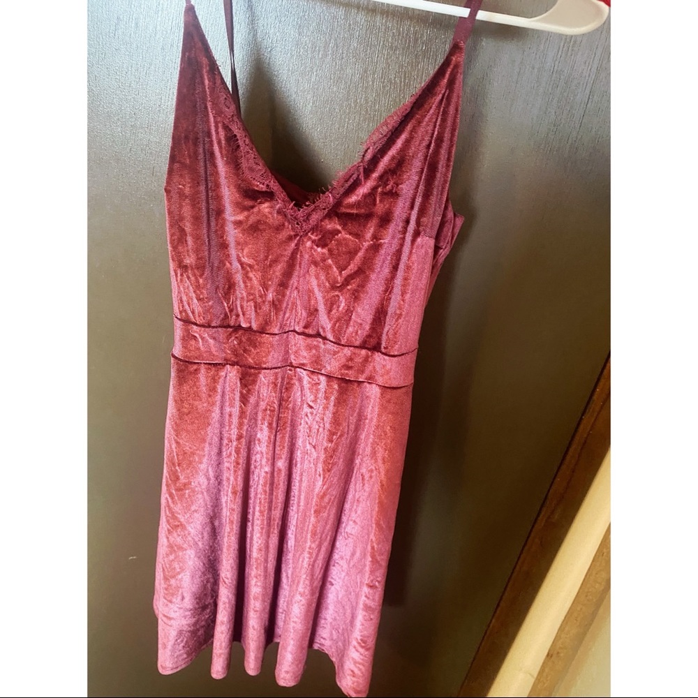 Womens Lulu’s velvet cocktail dress